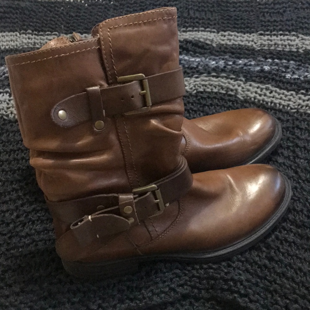 Earth Everwood Almond boot
